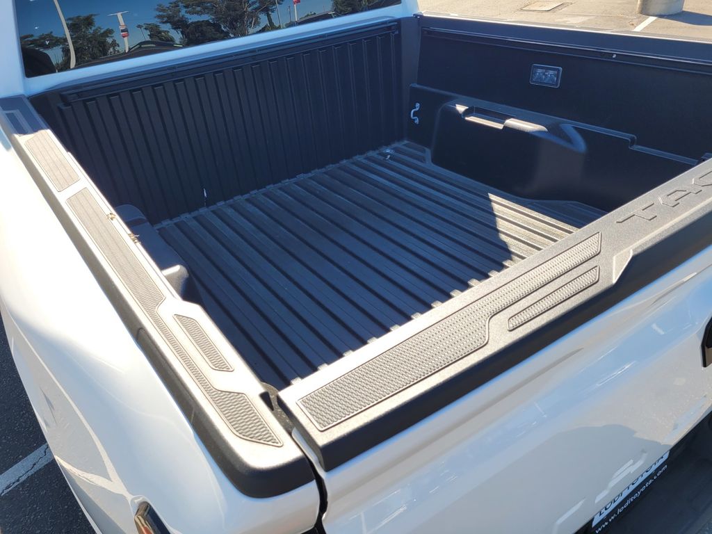 2025 Toyota Tacoma SR5 photo 3