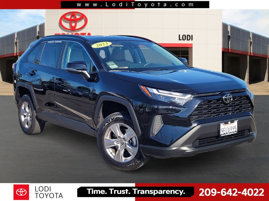 2023 Toyota RAV4 XLE
