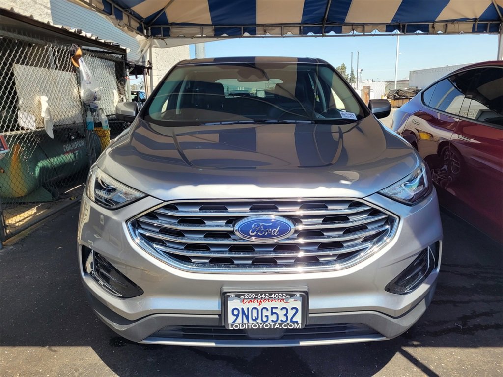 2022 Ford Edge SEL photo 2