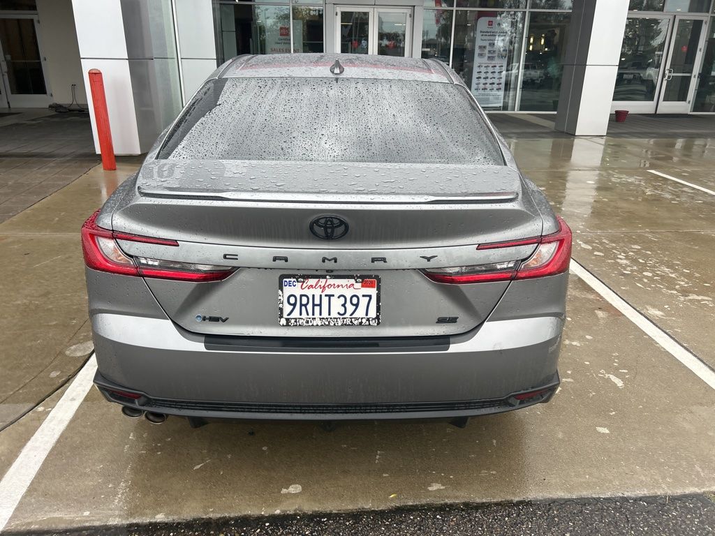 2025 Toyota Camry SE photo 5