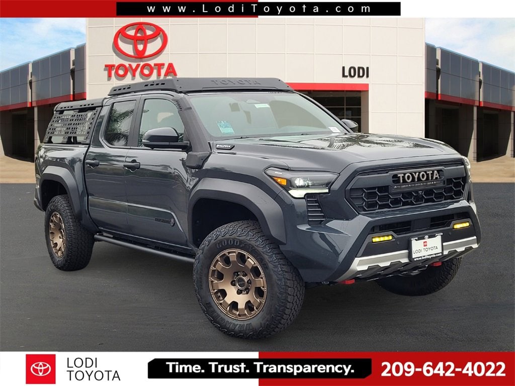 2025 Toyota Tacoma Trailhunter's photo