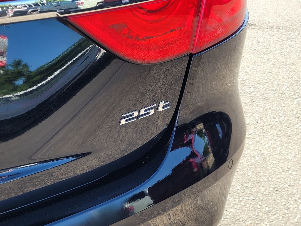 2019 Jaguar XF 25t Prestige photo 6