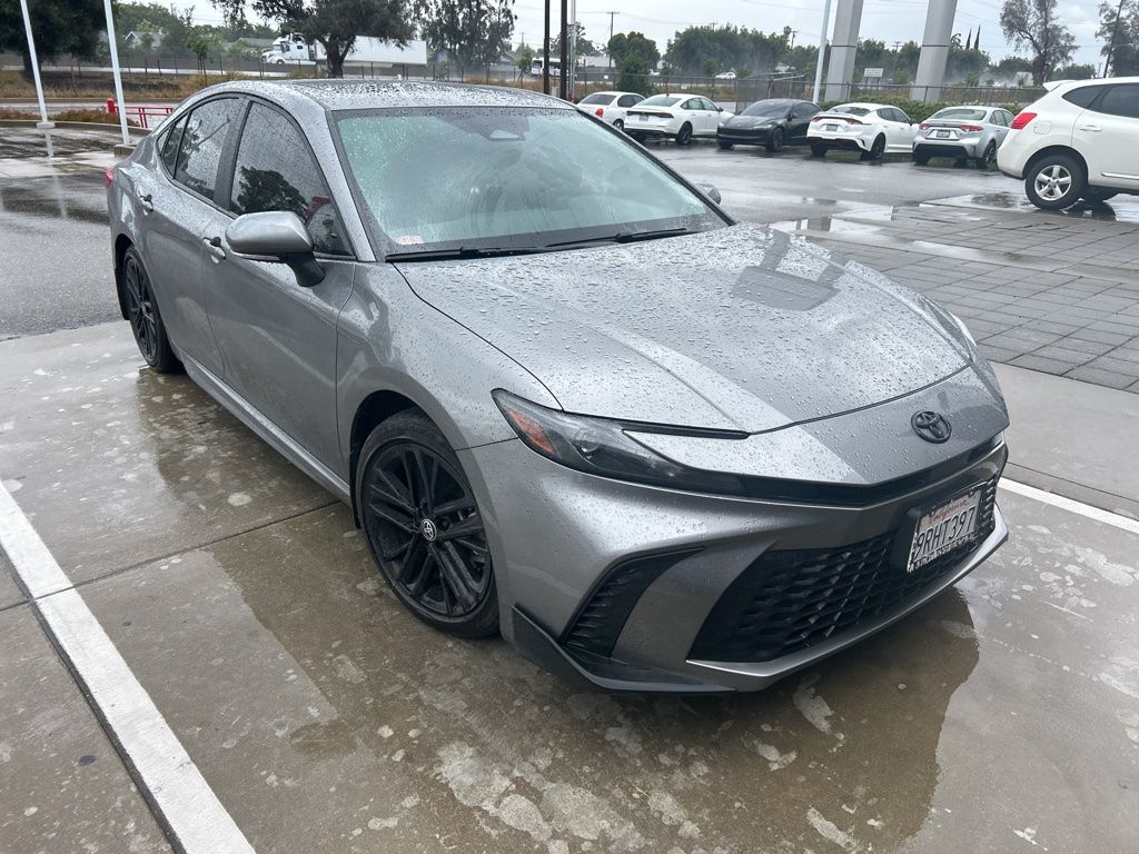 2025 Toyota Camry SE photo 3