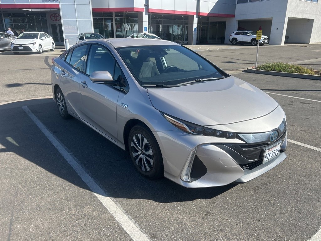 2020 Toyota Prius Prime LE photo 3