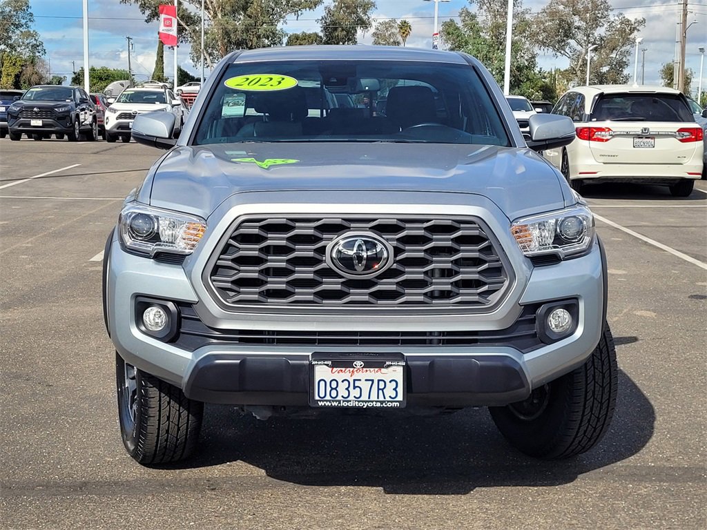 2023 Toyota Tacoma TRD Off-Road photo 2