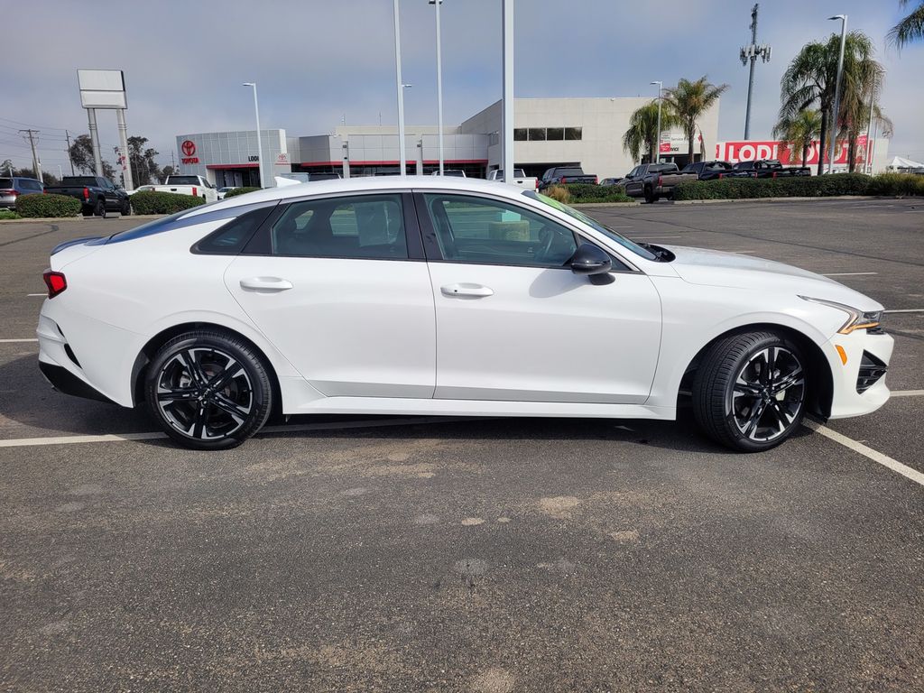 2022 Kia K5 GT-Line photo 2