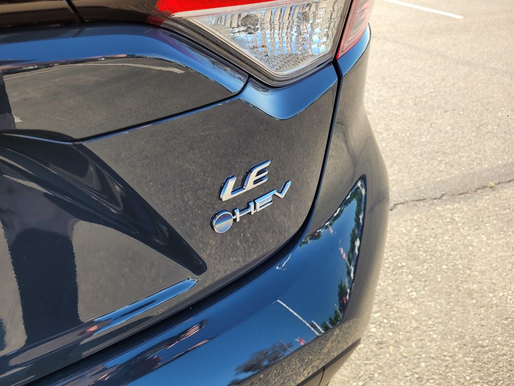 2025 Toyota Corolla Hybrid LE photo 6