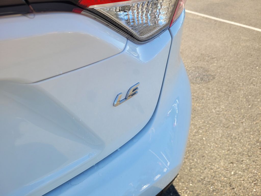 2024 Toyota Corolla LE photo 6