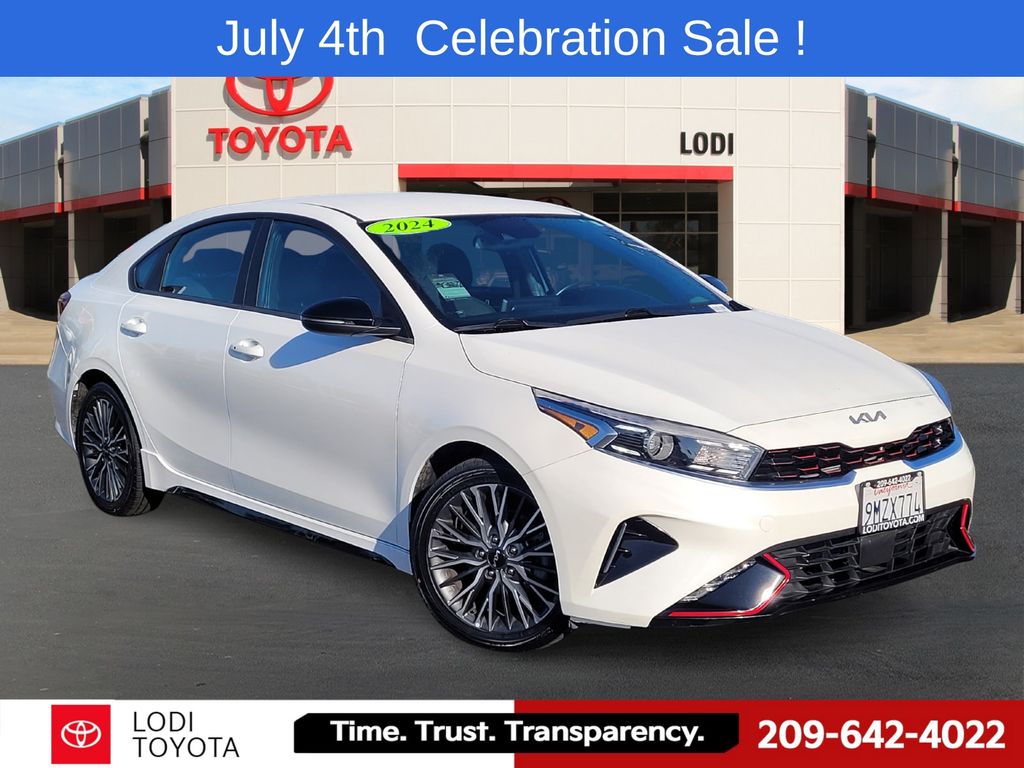 2024 Kia Forte GT-Line AT's photo