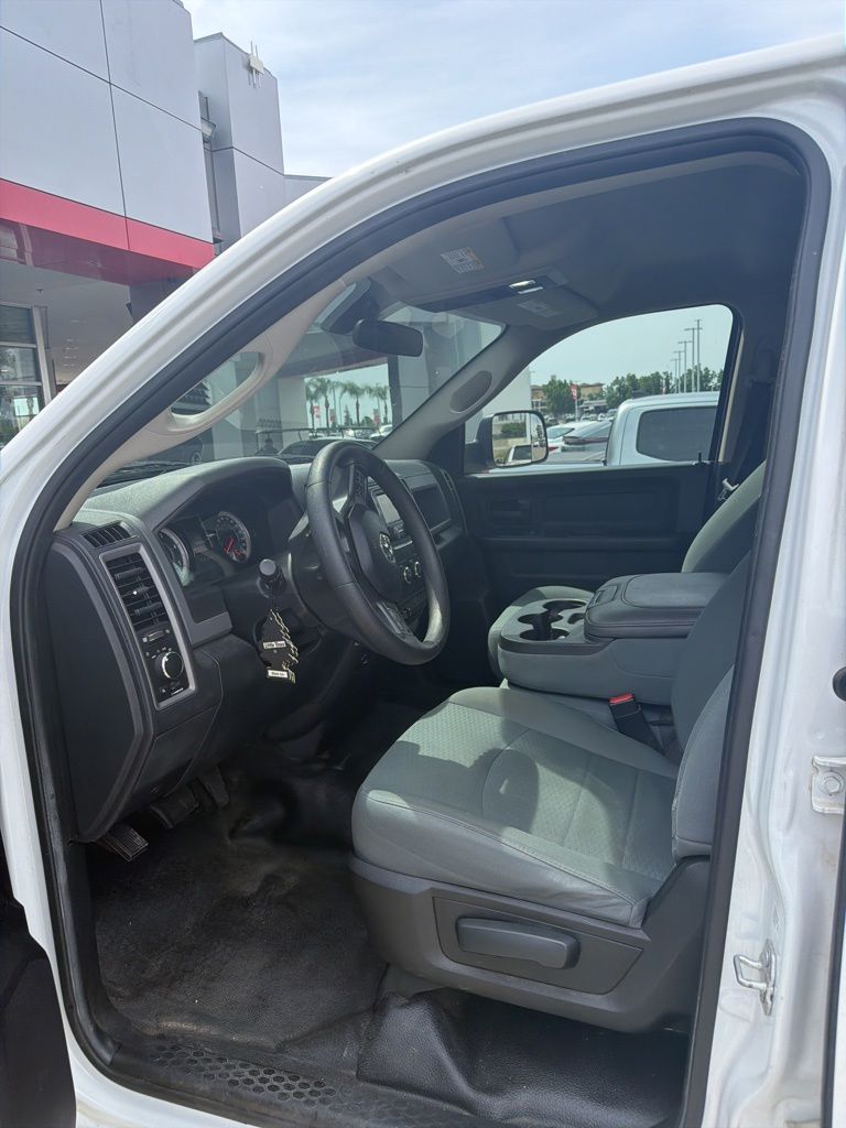 2017 Ram 1500 Tradesman photo 3