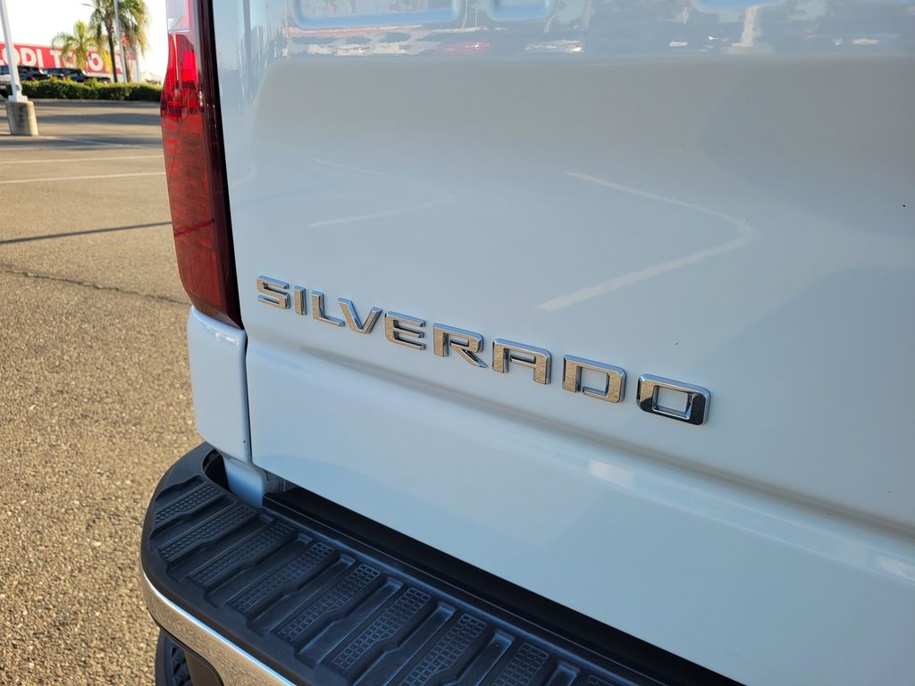 2019 Chevrolet Silverado 1500 LT photo 6