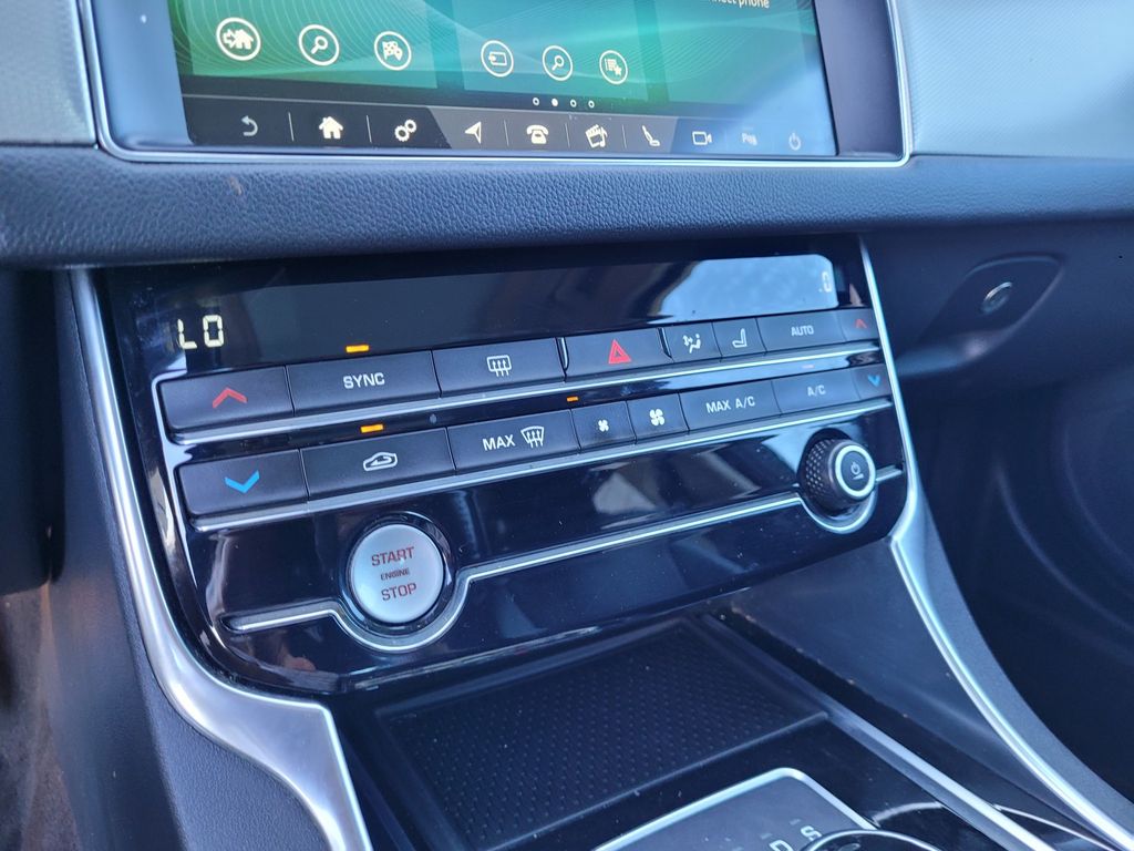 2019 Jaguar XF Prestige - Photo 16