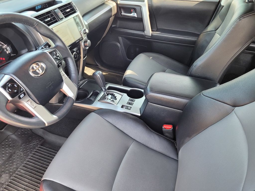 2022 Toyota 4Runner SR5 Premium photo 3