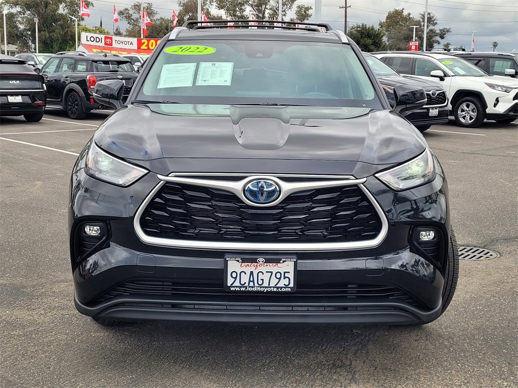 Used 2022 Toyota Highlander XLE with VIN 5TDHARAH5NS515847 for sale in Lodi, CA