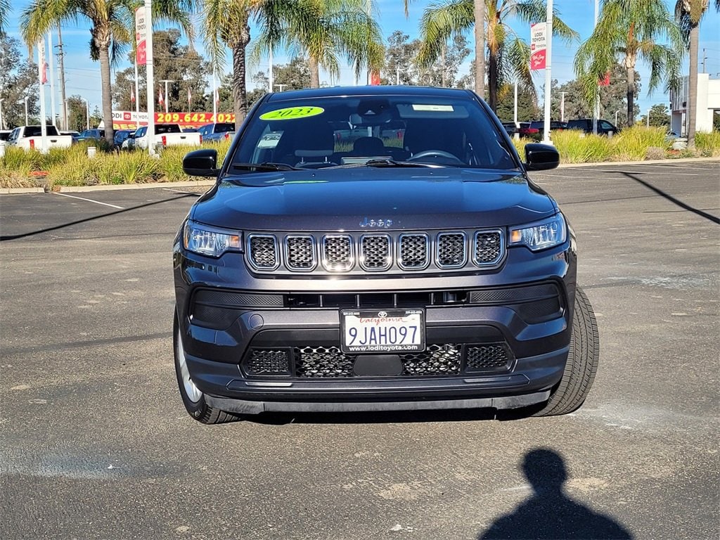 2023 Jeep Compass Sport photo 2
