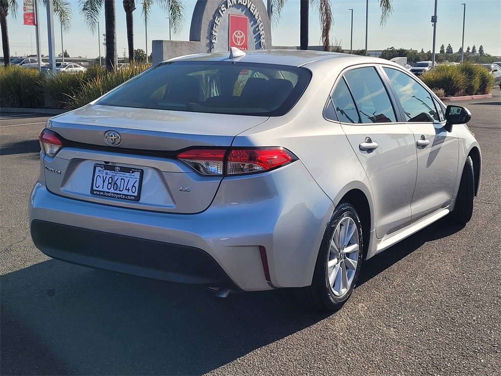 2025 Toyota Corolla LE photo 4