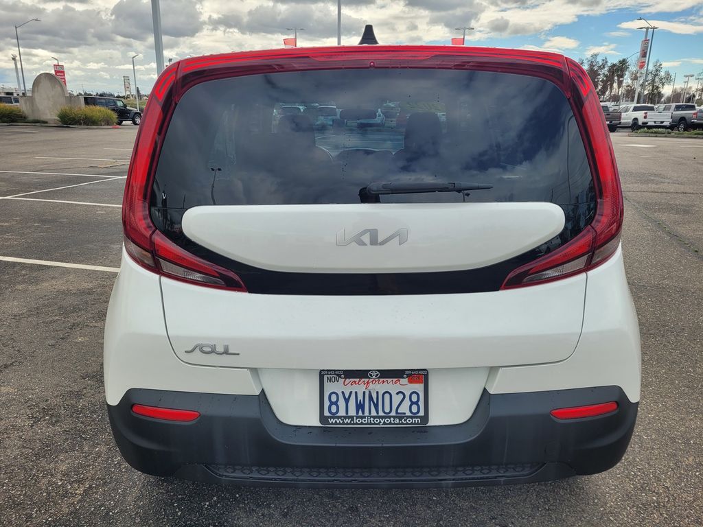 2022 Kia Soul LX photo 4