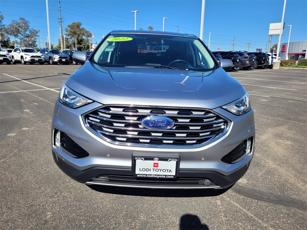 2022 Ford Edge Titanium photo 2