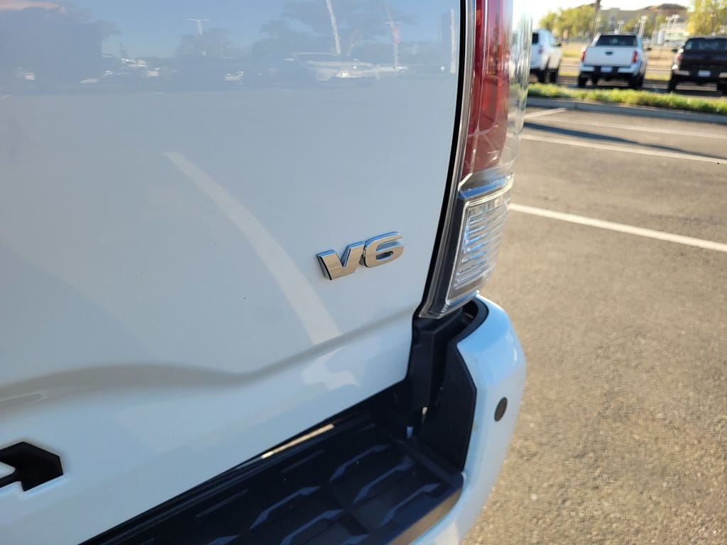 2023 Toyota Tacoma TRD Off-Road photo 6