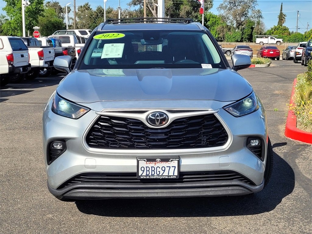 Used 2022 Toyota Highlander XLE with VIN 5TDHZRAH5NS118437 for sale in Lodi, CA