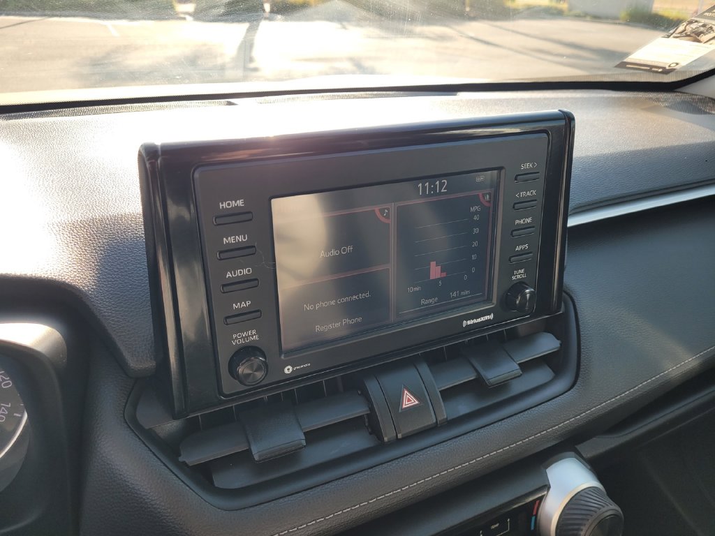 2021 Toyota RAV4 LE - Photo 13