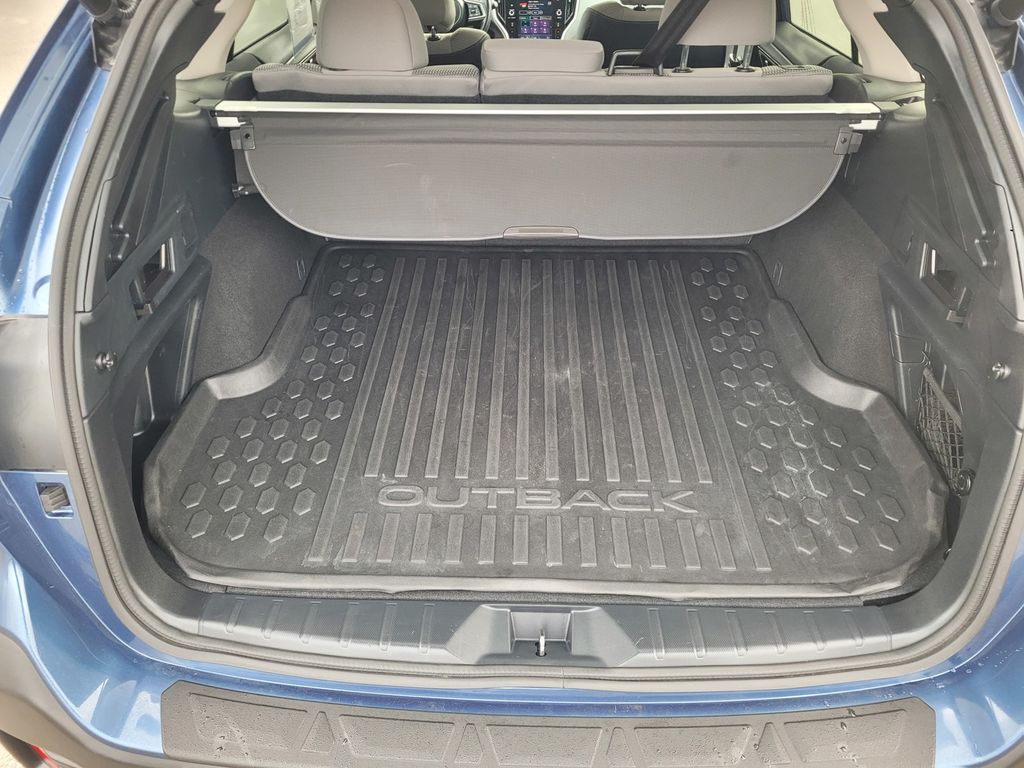 2022 Subaru Outback Premium photo 3