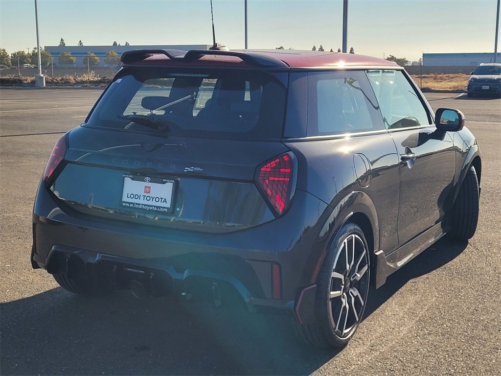 2025 Mini Cooper 2 Door Hardtop Iconic photo 4