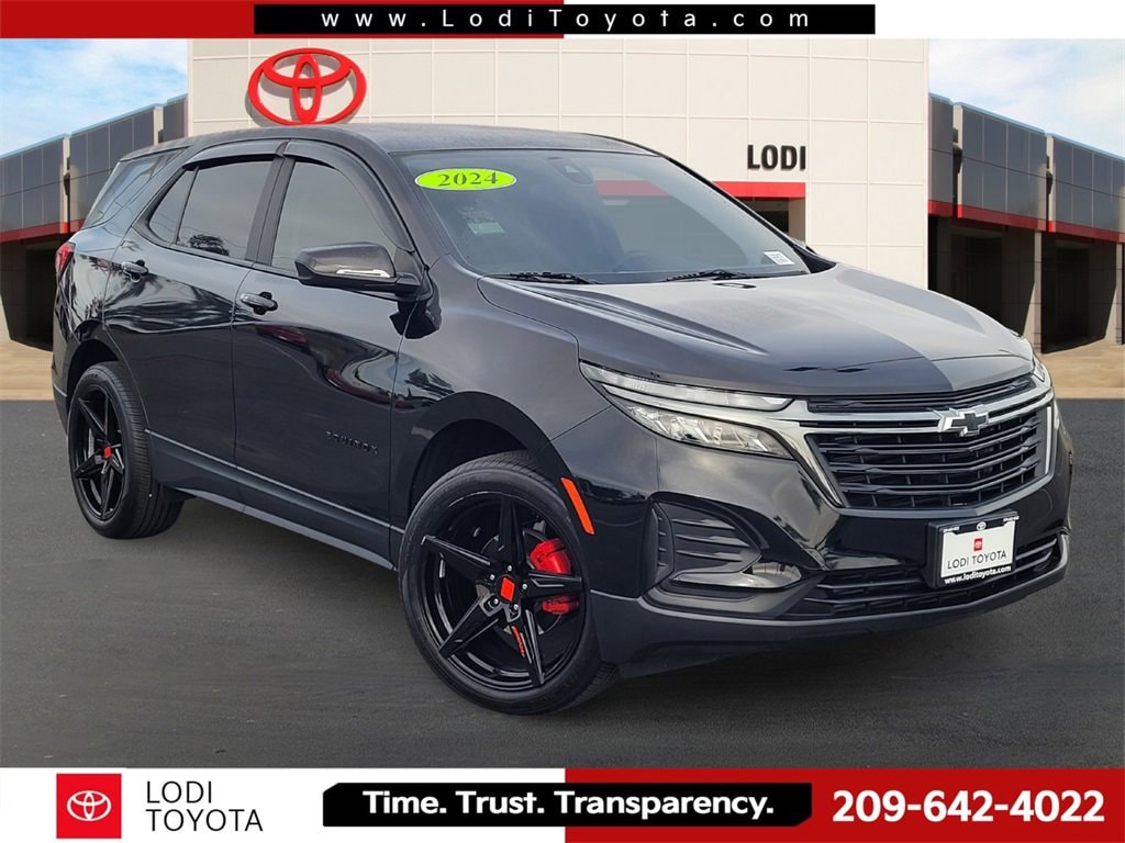 2024 Chevrolet Equinox LS photo 2