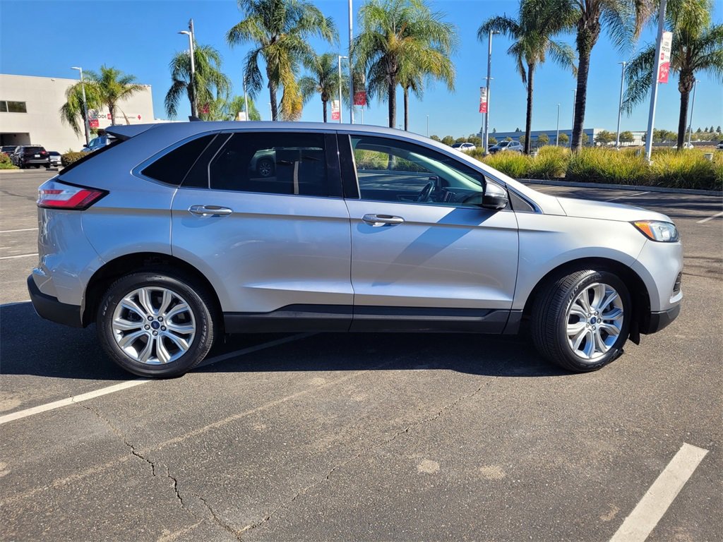 2022 Ford Edge Titanium photo 3