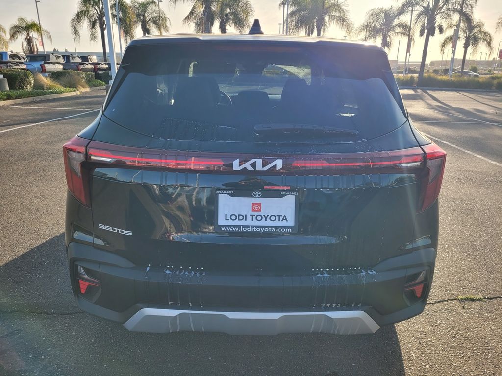 2026 Kia Seltos LX photo 4