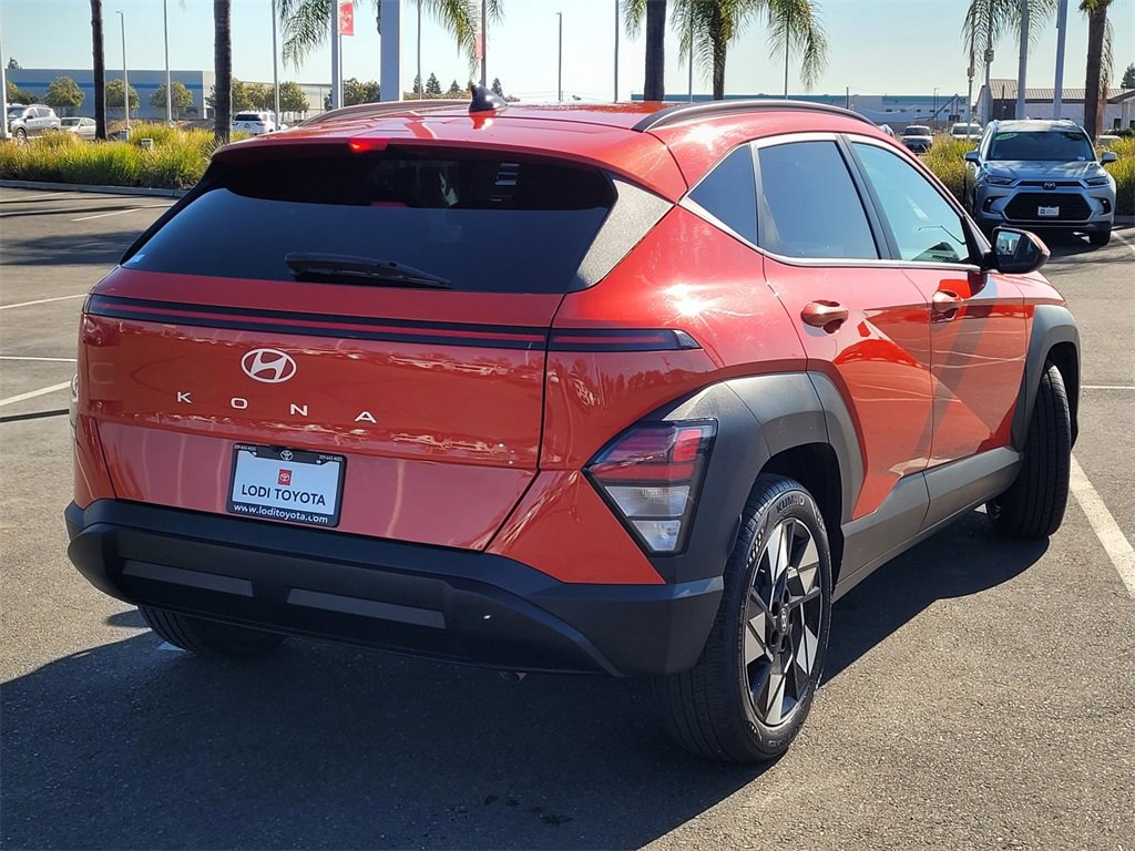 2025 Hyundai Kona SEL photo 4