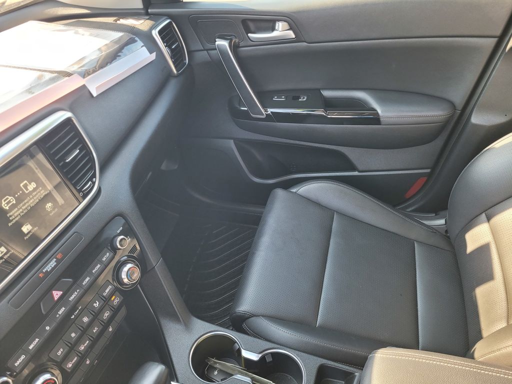 2021 Kia Sportage EX - Photo 13