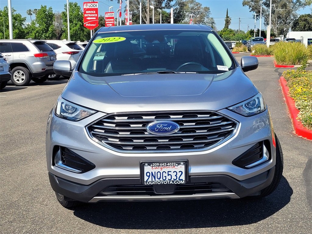 2022 Ford Edge SEL photo 2
