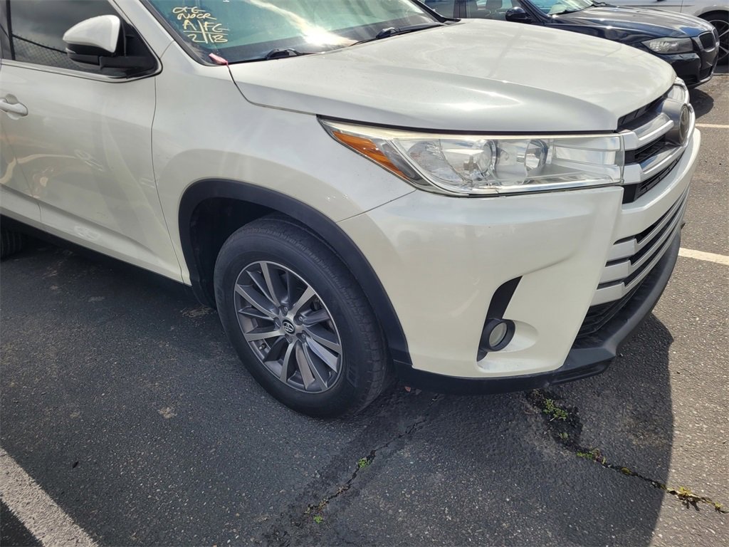 2019 Toyota Highlander XLE photo 3
