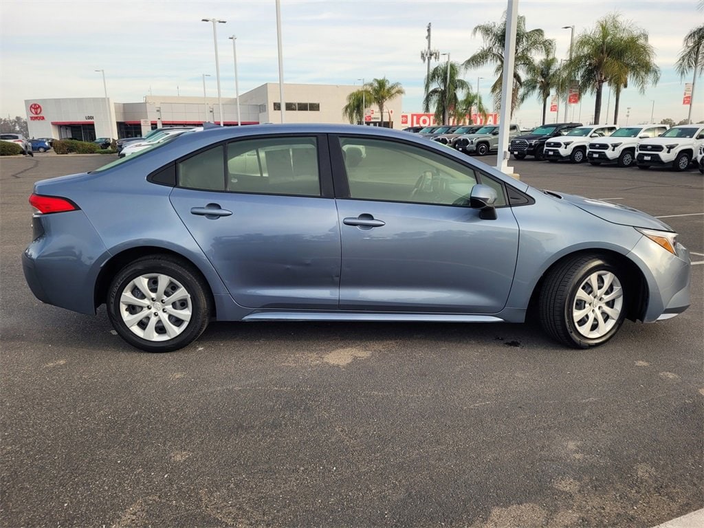 2023 Toyota Corolla Hybrid LE photo 3