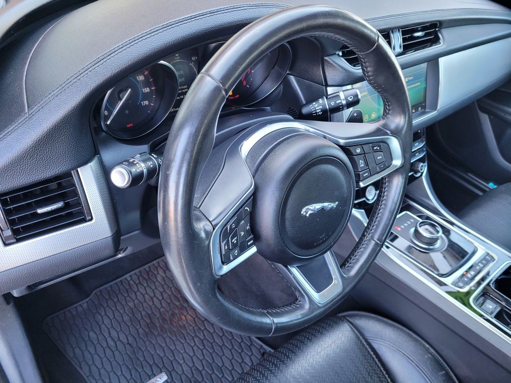 2019 Jaguar XF Prestige - Photo 26