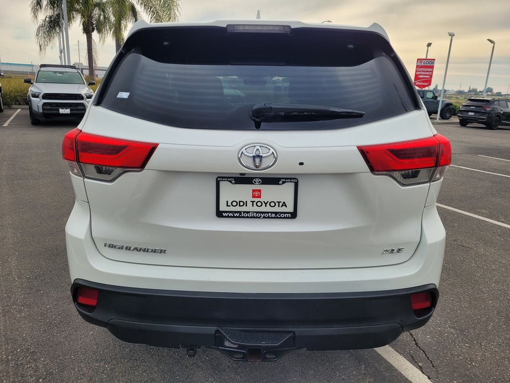 2019 Toyota Highlander XLE photo 4