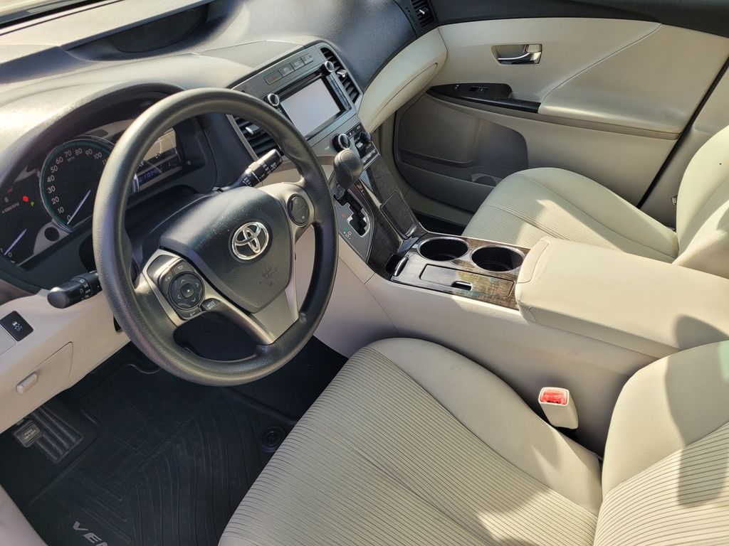 2013 Toyota Venza LE photo 3