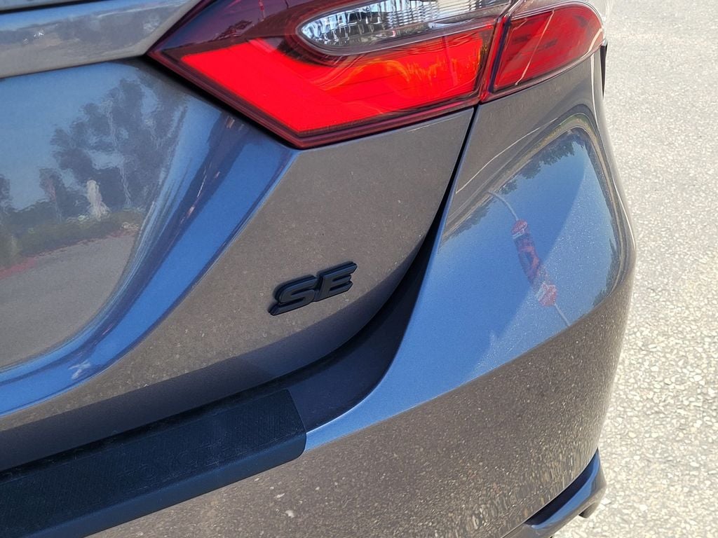 2023 Toyota Camry SE - Photo 6