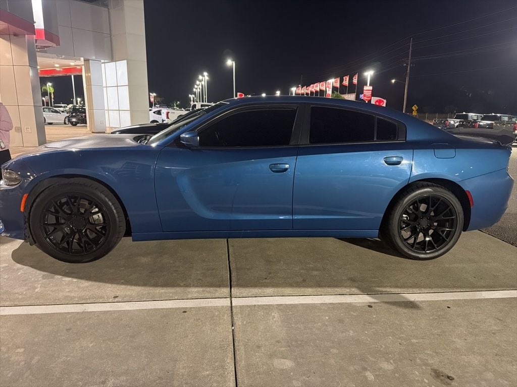 2022 Dodge Charger SXT photo 2