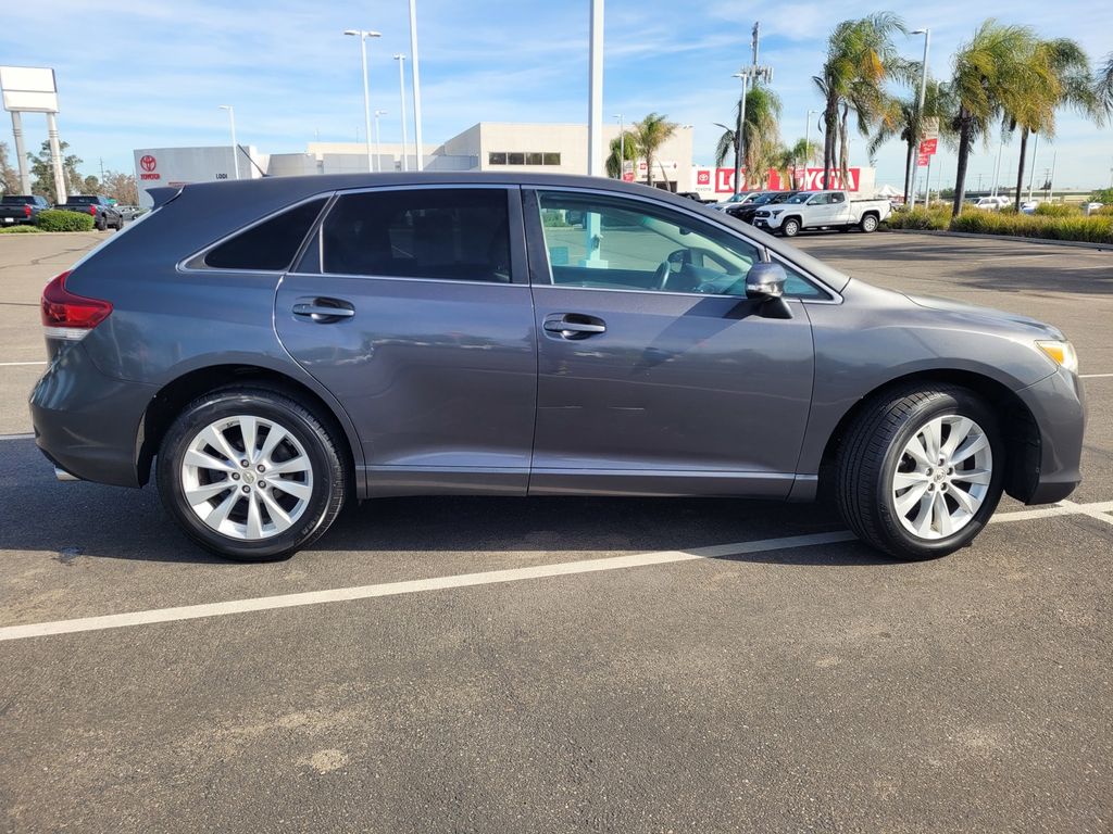 2013 Toyota Venza LE photo 2