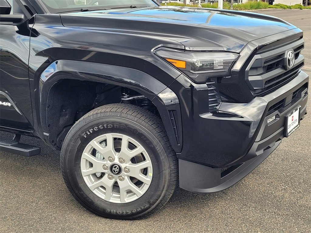 2025 Toyota Tacoma SR5 photo 3