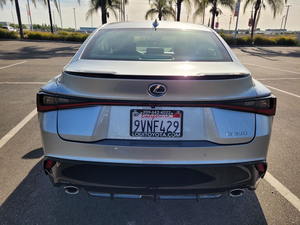 2025 LEXUS IS 350 F Sport photo 4