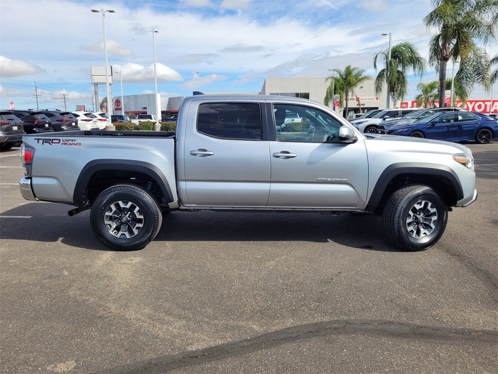 2023 Toyota Tacoma TRD Off-Road photo 3
