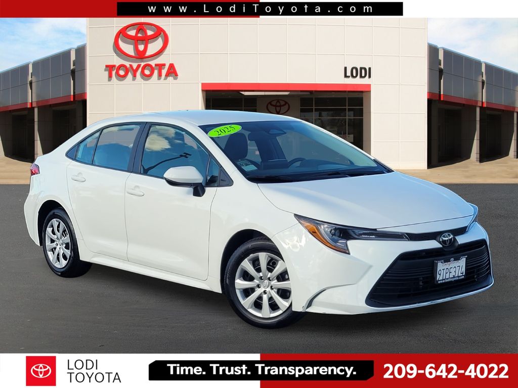 2025 Toyota Corolla LE