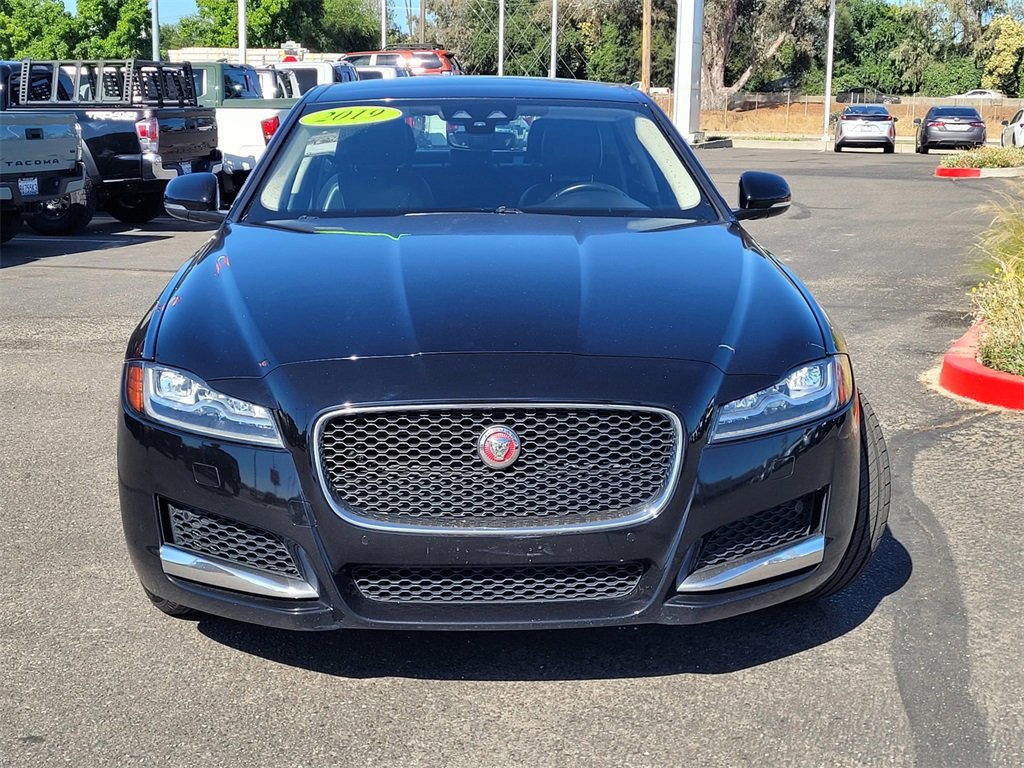 2019 Jaguar XF 25t Prestige photo 2