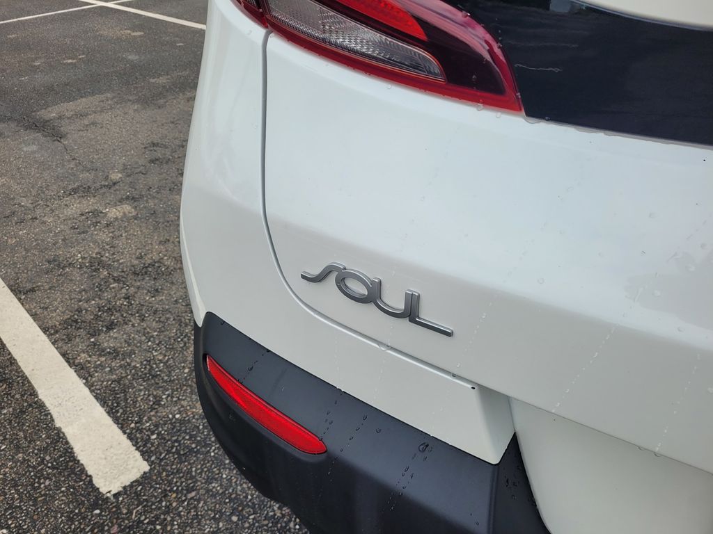 2022 Kia Soul LX photo 5