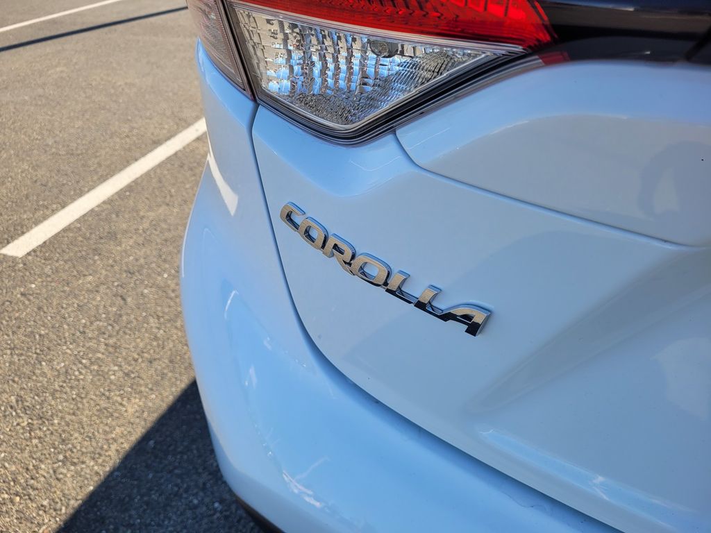 2024 Toyota Corolla LE photo 5