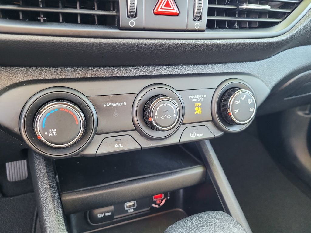 2024 Kia Forte LXS photo 3