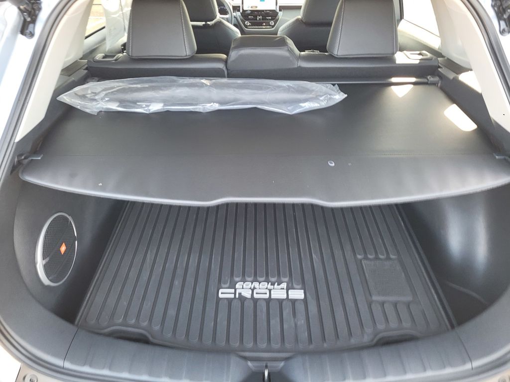 2026 Toyota Corolla Cross XLE photo 3
